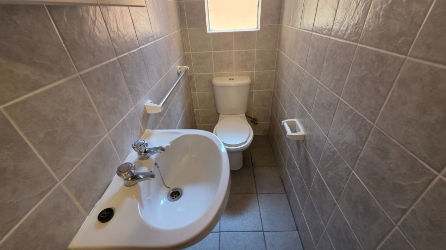 3 Bedroom Property for Sale in Hartenbos Central Western Cape